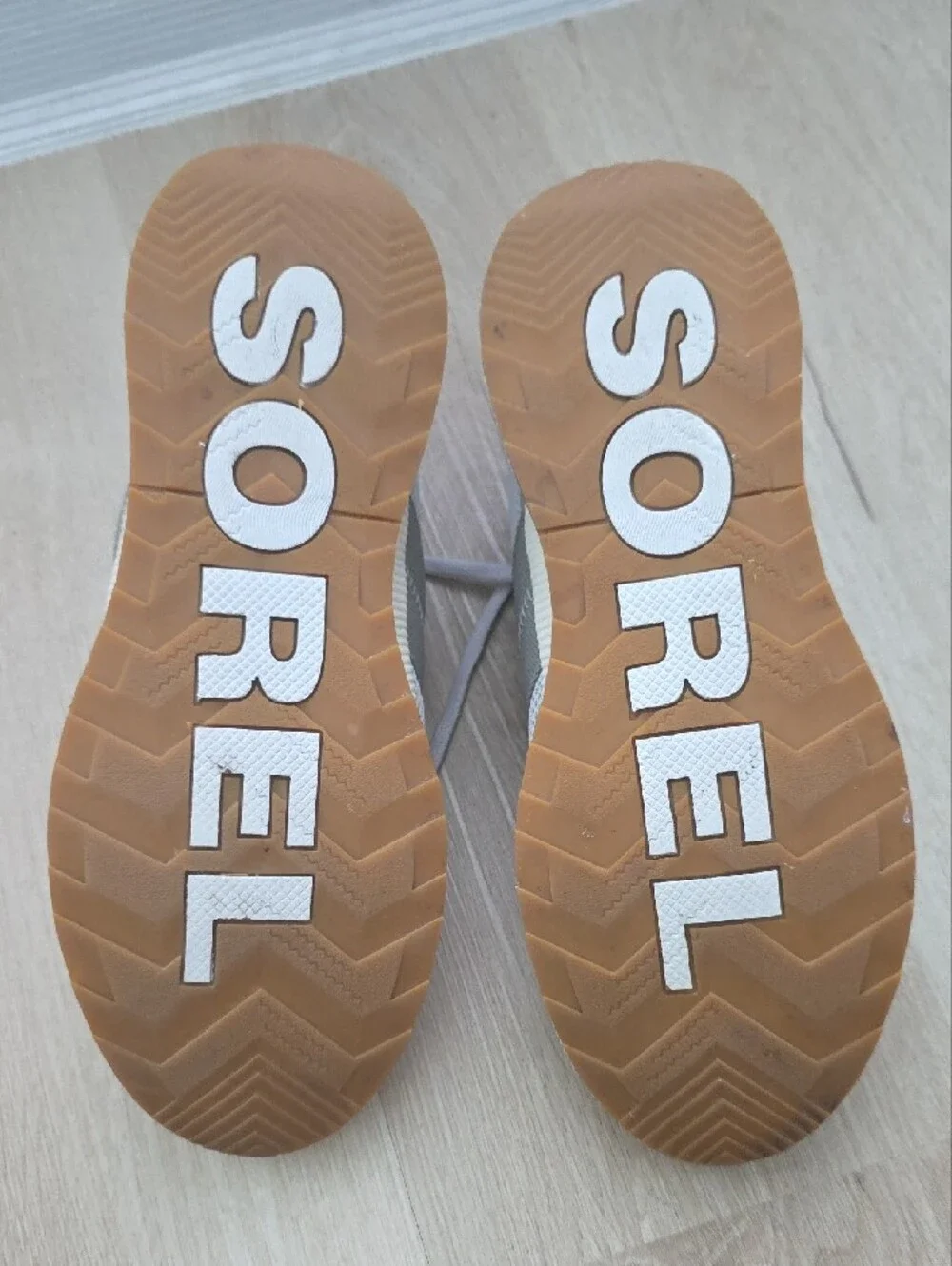 Sorel Out 'N About III Low Waterproof Sneakers Moonstone Grey Women's 10.5